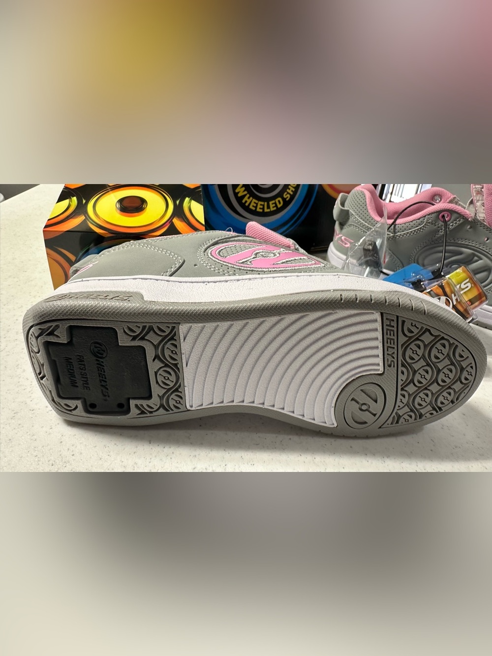 Heelys Voyager Pink/Grey Skate Shoe NWT - Picture 7 of 9